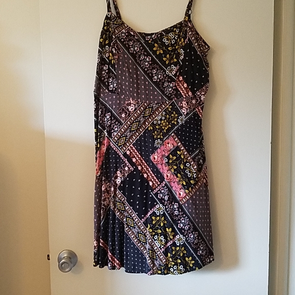 Black dress with color patterns - Picture 1 of 1